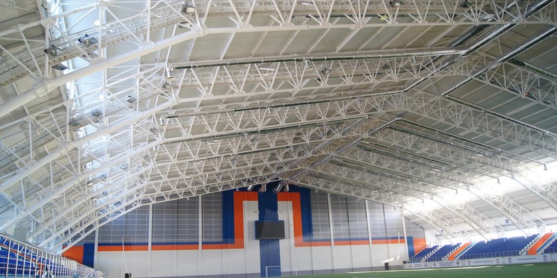 Применение негорючей отделки в Футбольный манеж 